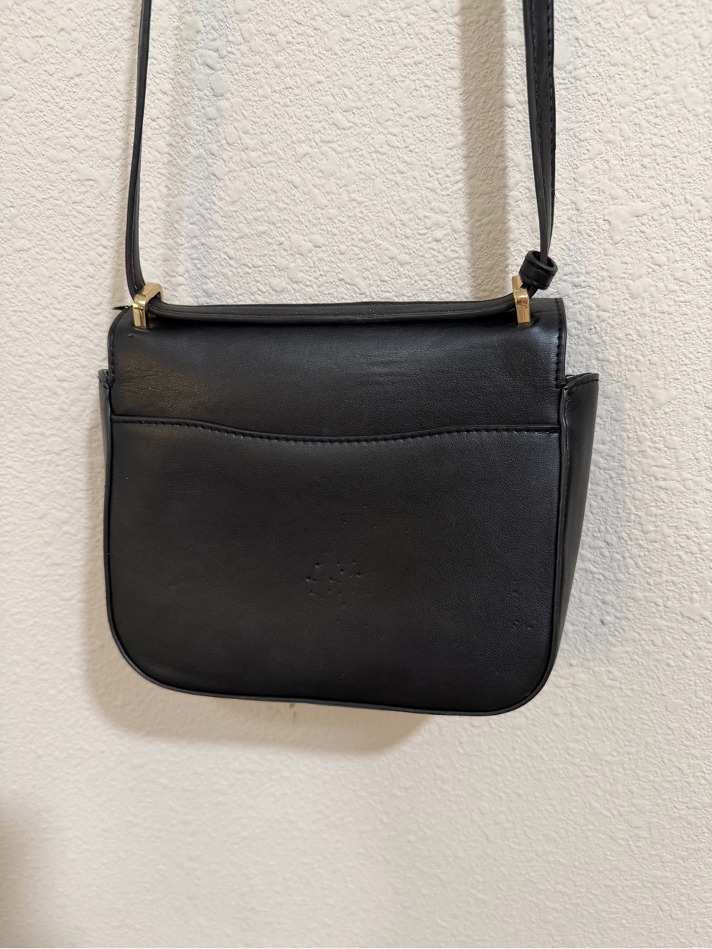 Black Minimalist Shoulder Bag with Gold Hardware - Picture 5 of 5
